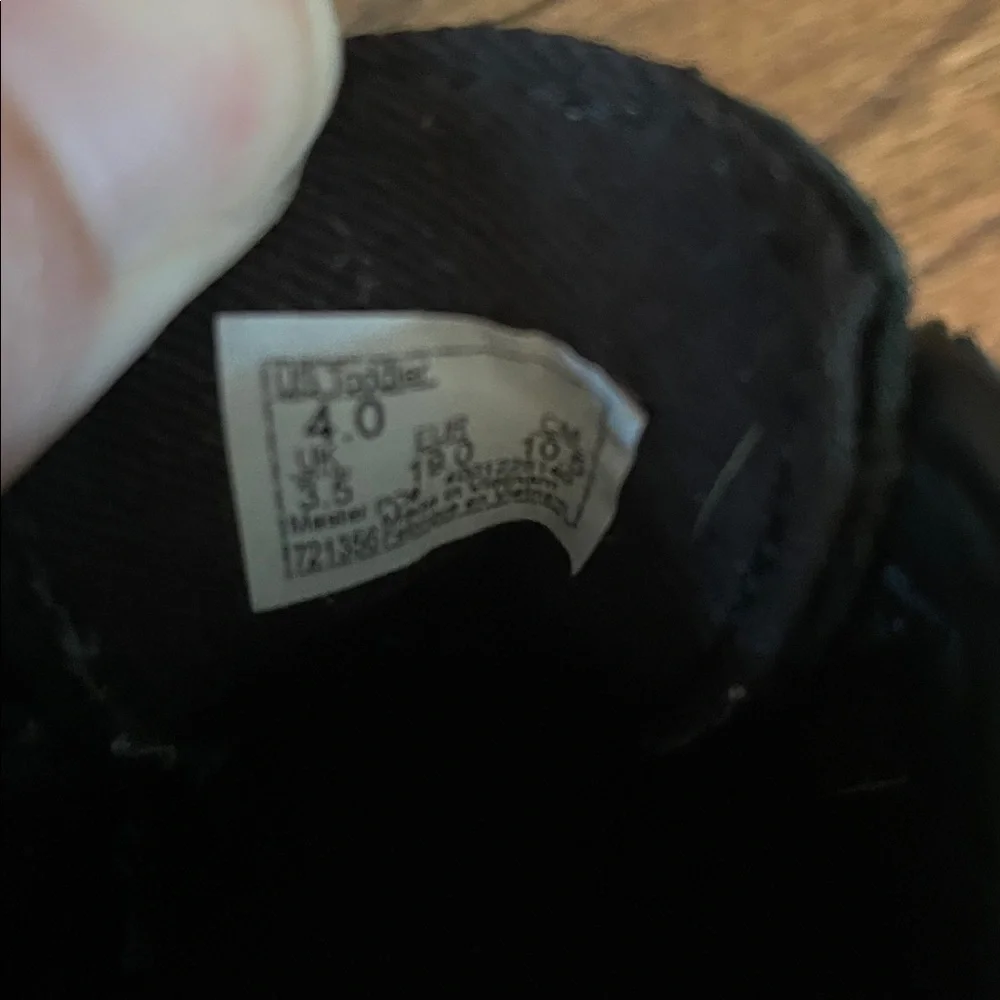 Vans Black and White Kids' Sneakers for toddlers size 4
